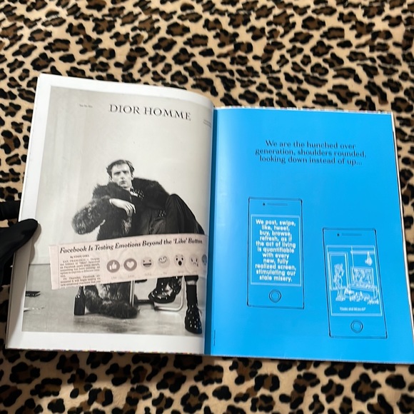 2016 ADBUSTERS Magazine Vol. 24 No. 2 Spooky Vendetta Anarchy Anonymous Mask - Picture 12 of 17